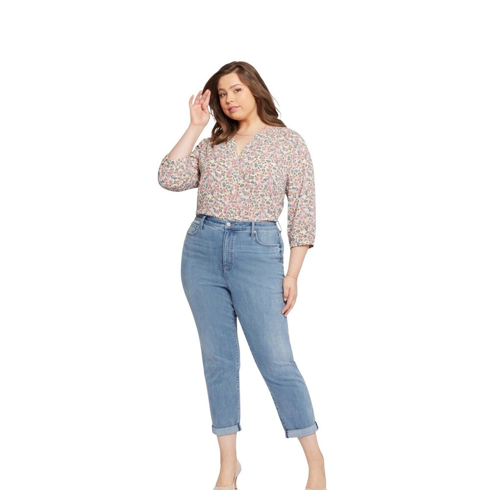 NYDJ Margot Girlfriend Straight  Light Wash Jeans Size 28W NWT